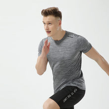 Загрузить изображение в средство просмотра галереи, Breathable mens running T-shirt
