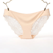 Charger l&#39;image dans la galerie, Seamless sexy mature transparent lace ice silk brief
