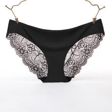 Charger l&#39;image dans la galerie, Seamless sexy mature transparent lace ice silk brief
