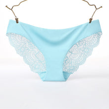 Charger l&#39;image dans la galerie, Seamless sexy mature transparent lace ice silk brief

