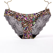 Charger l&#39;image dans la galerie, Seamless sexy mature transparent lace ice silk brief
