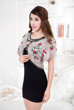 將圖片載入圖庫檢視器 Handmade sweater short shawl with handmade flower
